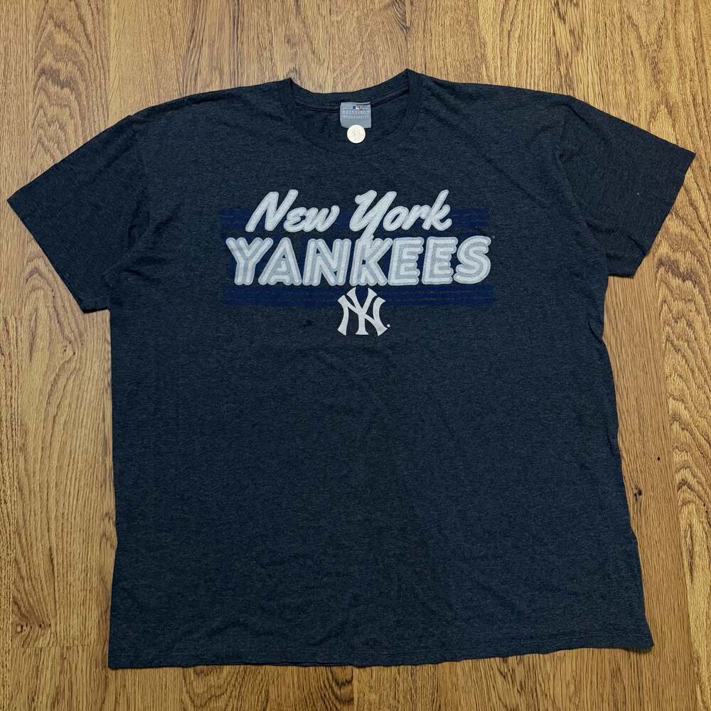 MLB Genuine Merchandise New York Yankees Heather Navy Graphic T-Shirt